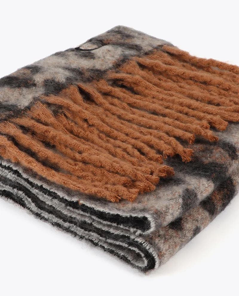 لولا كساديمونت Animal Print Scarf with Fringes